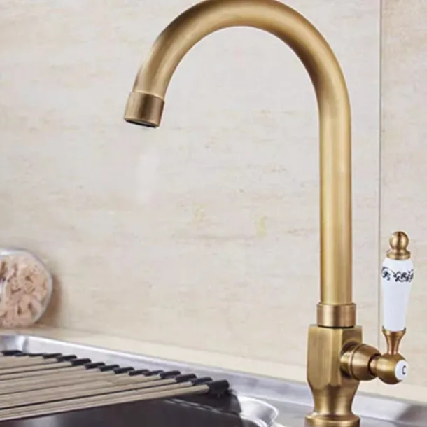 Kitchen Sink Faucet Retro Brass, 360 ° Swivel Single Handle Cold Taps One Hole Lever Ceramic Valve Tap Antique Vintage Bronze