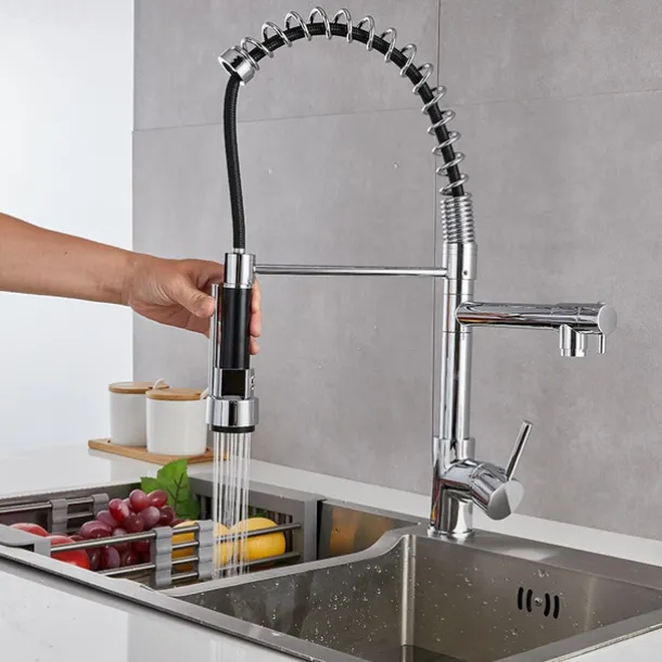 Kitchen Sink Mixer Faucet Pull Down Sprayer, Single Lever Pull Out Taps, 360 ° Swivel Cold Hot Water Brass Tap Golded Chrome Black