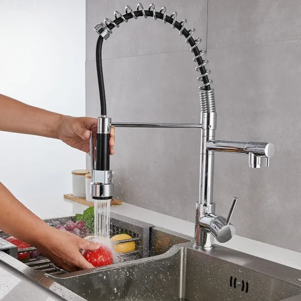 Kitchen Sink Mixer Faucet Pull Down Sprayer, Single Lever Pull Out Taps, 360 ° Swivel Cold Hot Water Brass Tap Golded Chrome Black