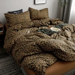 Leopard Print Duvet Cover Set - Includes Duvet Cover and Pillowcases - Stylish and Bold Animal Print Design - Soft and Comfortable Fabric - Perfect for Adding a Wild Touch to Your Bedroom Decor