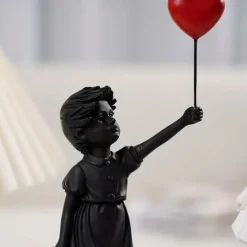 Little Girl Statue With Balloon - Modern Art Sculpture For Home Decor, Resin Figure Sculpture Crafts Ornaments, Living Room TV Cabinet Bookshelf Collectible Decor, Home Decor,Christmas Gift