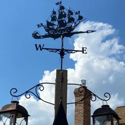 Metal Weather Vane Cock Decorated Weather Vane Iron Rooster Ornament for Roof Shack Indicating Wind Direction Yard Decor