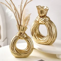 Minimalist Spiral Circle Vase, Resin Home Decor for Dining Room, Hotel, Restaurant, Tabletop and Entryway Decoration, Ideal for Floral and Green Plant Hydroponics, All-Season Use