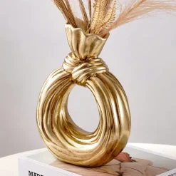 Minimalist Spiral Circle Vase, Resin Home Decor for Dining Room, Hotel, Restaurant, Tabletop and Entryway Decoration, Ideal for Floral and Green Plant Hydroponics, All-Season Use