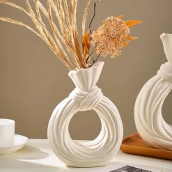 Minimalist Spiral Circle Vase, Resin Home Decor for Dining Room, Hotel, Restaurant, Tabletop and Entryway Decoration, Ideal for Floral and Green Plant Hydroponics, All-Season Use