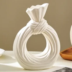 Minimalist Spiral Circle Vase, Resin Home Decor for Dining Room, Hotel, Restaurant, Tabletop and Entryway Decoration, Ideal for Floral and Green Plant Hydroponics, All-Season Use