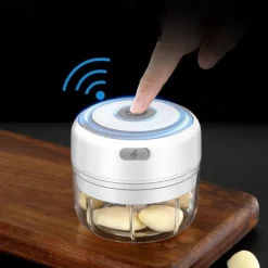 100/250mL Mini Portable Electric Garlic Chopper USB Charging Ginger Masher Machine Sturdy Durable Chili Vegetable Crusher Kitchen Tools Kitchen Accessories