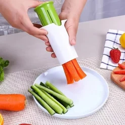 Multi-Function Slicer Carrot Strawberry Cucumber Splitter Cucumber Slicer, Strawberry Slicer, Grape Slicer, Carrot Cutter, Fruit And Veggie Divider