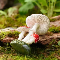 Mushroom Garden Ornament - Resin Material, Handmade and Hand-Painted, for Gardening, Miniature Landscapes, and Plant Decoration
