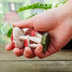 Mushroom Garden Ornament - Resin Material, Handmade and Hand-Painted, for Gardening, Miniature Landscapes, and Plant Decoration