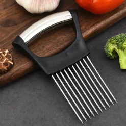 Onion Holder for Slicing, 1PCS Finger Guards for Cutting Food, Stainless Steel Onion Slicer Holder, Asanta Onion Fork Fruit and Vegetables Tools for Onion, Tomato, Potato, Carrots, Lemon, Meat