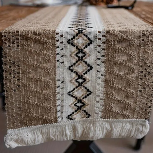1pc, Bohemian Patchwork Burlap Table Runner - Farmhouse Style Doily for Country Weddings, Bridal Showers, and Dinner Parties - Perfect Home Decor