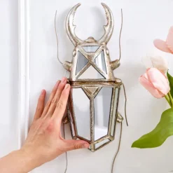 1PC Ccreative Rresin Mmaterial Gold Asilver Uunicorn Beetle Home Decoration Hhandicraft Wall Hanging with a Special Design Of Mmirror Inlaid Surface is a Good Collectible For Iinsect Eenthusiasts
