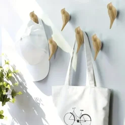 1pc, Designer Wood Grain Bird Coat Hooks - Premium Resin Creative Wall Mounted Birds Decorative Art Decor Hat Towel Bag Hanger Gift For Home, Living Room, Bedroom, Shop