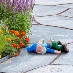 1pc Drunken Garden Gnome Statue, 5.91inch Resin Garden Gnome Crafts, Garden Decoration, Creative Garden Statue Decor, Weatherproof Funny Garden Gnome Ornament For Outdoor Indoor Yard Lawn Porch Decor