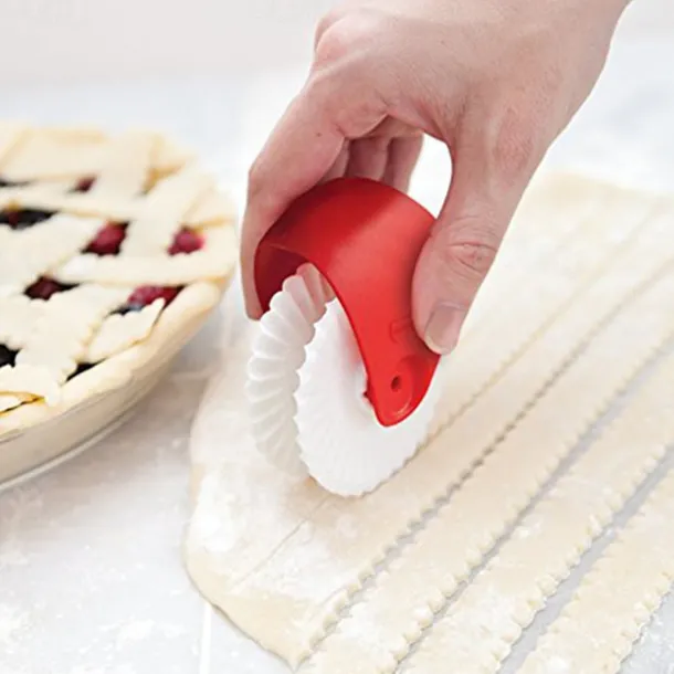 1pc Easy-to-Use Pizza Pie Curler - Perfect for Decorating and Baking Pizza and Pastry Crusts