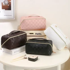 1pc Makeup Bag Portable PU Leather Pillow Makeup Bag High Beauty Travel Hand Wash Bag Cosmetic Storage Bag