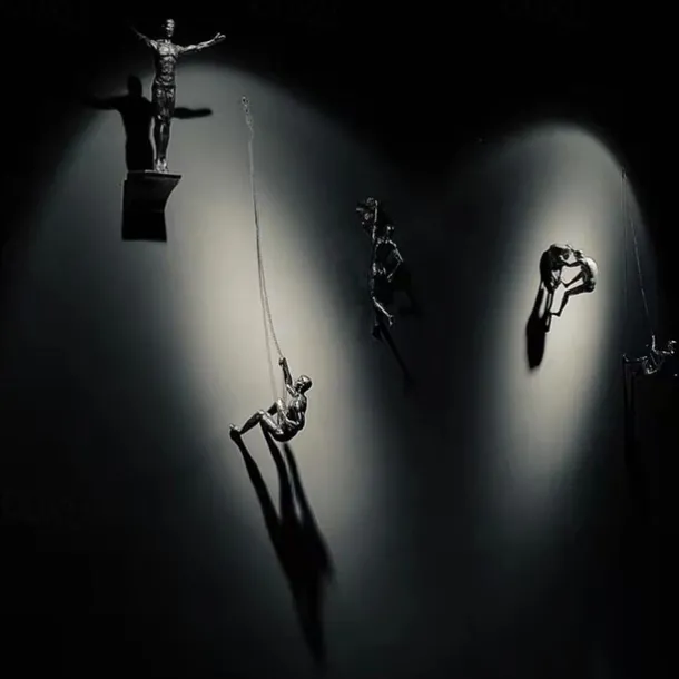 1pc Modern Simple Resin Sculpture Creative Rock Climbing Man Wall Sculpture Hand Finished Wall Art Statue Rock Climbing Figure