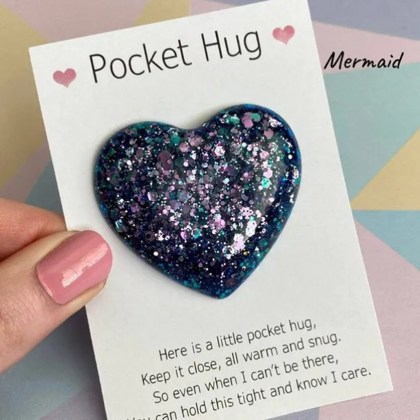 1pc, Pocket Hugging Heart Pocket Hugging Love Gift Small Hug Decoration Glass Heart Glitter Heart Gift For Girls Women Valentine's Day, Birthday, Wedding, Party Favors