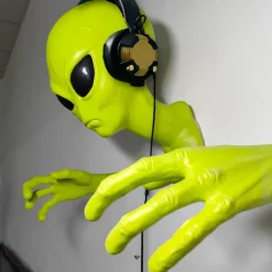 1pc Scary Green Big Eyes Alien Wall Hanging, Carnival Mystery Horror Alien, Party Decoration, Walls Poking Heads And Hands For Bedroom Living Room Window Door RV Wall Hanging Gifts