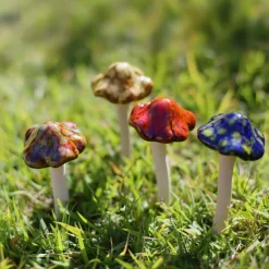 4pcs Ceramic Mushroom for Garden Yard Fairy Garden Lawn Ornament Decor Pottery Ornament Garden Ceramic Mushroom Statue Garden Pot Decoration