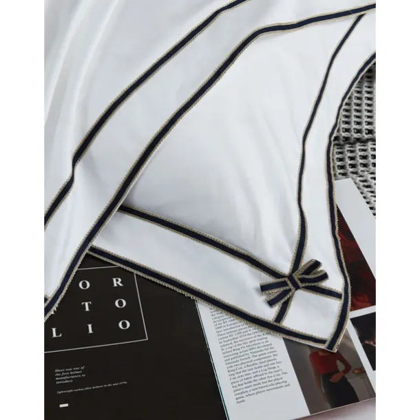 4PCS Duvet Cover Bedding Set 100% Organic Cotton Soft and Breathable Fabric Includes Duvet Cover and Pillowcases for a Comfortable Sleep