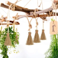 10/20pcs Halloween Mini Broom Red Rope Straw Brooms Hanging Decorations for Halloween Party Costume Witch Broom Dollhouse Accessories