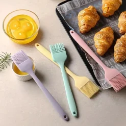 6pcs, Large and Small Silicone Spatulas, Oil Brush, and Long Macaron Spatula - Essential Baking Supplies for Cakes, Cheese, and More