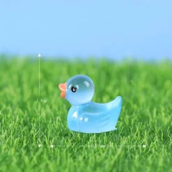30pcs Mini Luminous Ducks Cute Resin Ducks Glow In The Dark Miniature Ornament Tiny Ducks For DIY Garden Dollhouse
