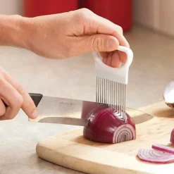 2PCS Onion Vegetables Slicer Cutting Tomato Slicer Cutting Aid Holder Guide Slicing Cutter Safe Fork Onion Cutter Kitchen Accessories