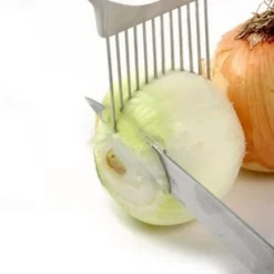 2PCS Onion Vegetables Slicer Cutting Tomato Slicer Cutting Aid Holder Guide Slicing Cutter Safe Fork Onion Cutter Kitchen Accessories