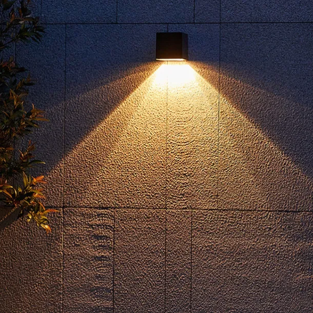 1/2pcs Solar Outdoor Wall Lights Patio Lights Fence Light for Garden Patio Balcony Courtyard Villa Porch Yard Decoration Atmosphere Waterproof Wall Lamp