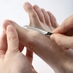 1pcs Stainless Steel Pedicure Knife Manicure Foot Care Callus Corn Dead Skin Remover Scraper Feet Pedicure Tools Nail Cuticle