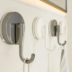 2PCS Suction Cup Heart Hooks, No-Drill Vacuum Wall Hooks, Strong Adhesive Single Hooks for Kitchen, Bathroom, and Door Back Storage