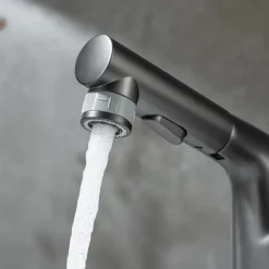 Pull Out Bathroom Sink Mixer Faucet, 360 swivel Pull Down Sprayer Basin Tap Brass, 2 Water Flow Modes with Rotating Spout, Single Handle Washroom Water Tap with Cold Hot Hose