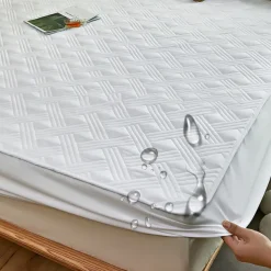 Queen Full King Protective Bed Cover Waterproof Mattress Protector Quilted Fitted Mattress Pad Bed Protector Mattress Cover with Elastic Band Thickened Urine-Proof