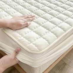 Queen Full King Protective Bed Cover Waterproof Mattress Protector Quilted Fitted Mattress Pad Bed Protector Protective Mattress Cover Soft Comfortable