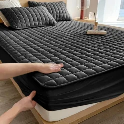 Queen Full King Protective Bed Cover Waterproof Mattress Protector Quilted Fitted Mattress Pad Bed Protector Protective Mattress Cover Soft Comfortable