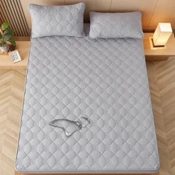 Queen Full King Protective Bed Cover Waterproof Mattress Protector Quilted Fitted Sheet Mattress Pad 360°All-Package Bed Protector Mattress Cover Anti-Slip Breathable Cool Skin-Friendly