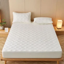 Queen Full King Protective Bed Cover Waterproof Mattress Protector Quilted Fitted Sheet Mattress Pad 360°All-Package Bed Protector Mattress Cover Anti-Slip Breathable Cool Skin-Friendly