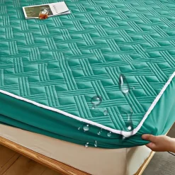 Queen Full King Protective Bed Cover Waterproof Mattress Protector Quilted Fitted Sheet Mattress Pad 360°All-Package Bed Protector Mattress Cover Anti-Slip Breathable Cool Skin-Friendly