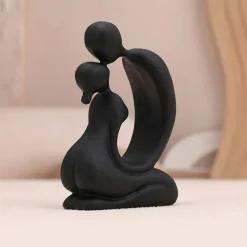 Resin Couple Kissing Statue, Artistic Craft for Home Living Room Office Cafe Decor, Versatile Indoor & Outdoor Tabletop Entrance Ornament Valentine's Day