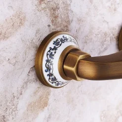 Shower Faucet / Rainfall Shower Head System Set - Handshower Included pullout Vintage Style / Country Antique Brass / Electroplated Mount Outside Ceramic Valve Bath Shower Mixer Taps / Single Handle