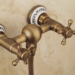 Shower Faucet Set - Handshower Included pullout Waterfall Vintage Style / Country Antique Brass Mount Outside Ceramic Valve Bath Shower Mixer Taps