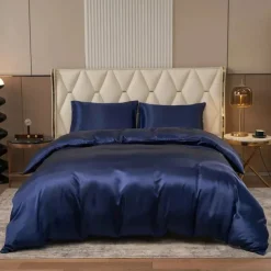 Silk Duvet Cover Set Luxurious, Ultra-Soft, and Breathable Bedding for Ultimate Comfort. Crafted from 100% Mulberry Silk for a Smooth, Skin-Friendly Feel Natural Temperature Regulation