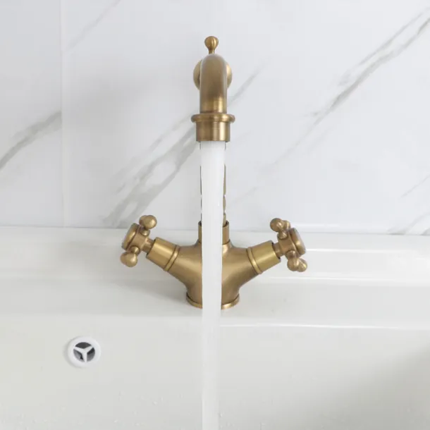 Single Handle Kitchen Faucet Antique Brass One Hole Rotatable Standard Spout/Tall/High Arc, Brass Antique/COD Kitchen Faucet with Supply Lines / Adjustable to Cold and Hot Water