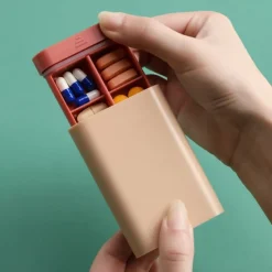 Small Mini Small Medicine Box Portable And Sub Packed Small Box For 7-day Charging Sealed And Stored With Pill Box