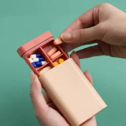 Small Mini Small Medicine Box Portable And Sub Packed Small Box For 7-day Charging Sealed And Stored With Pill Box