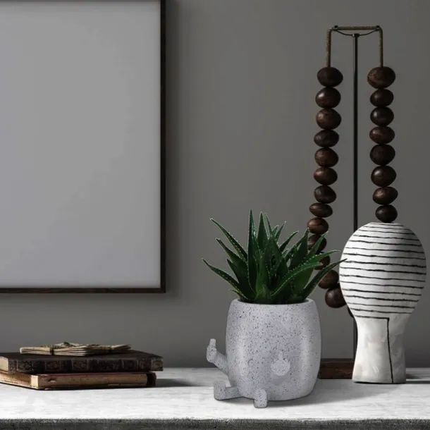 Smiling Plant Pot with Middle Fingers Up,Resin Plastic Ornaments Flower Pot, Planting Containers, Novelty Interesting Decorations, for Home Indoor Window, Desktop, Outdoor Patio Yard