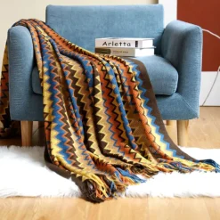 Soft Tassel Knitted Blanket Cozy and Stylish Plaid Design Ideal for Naps, Throws, or Vintage Winter Decor Features Elegant Tassels for a Charming Touch Durable and Comfortable for All-Season Use Perf